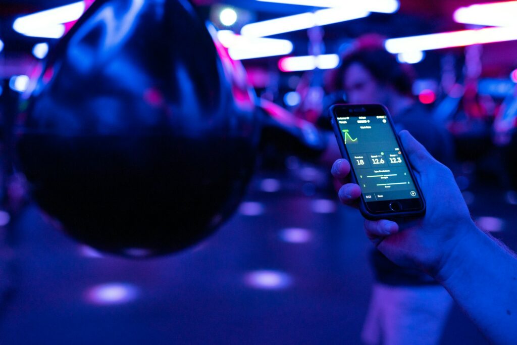 fitness trends as illustrated by smart tech in gym