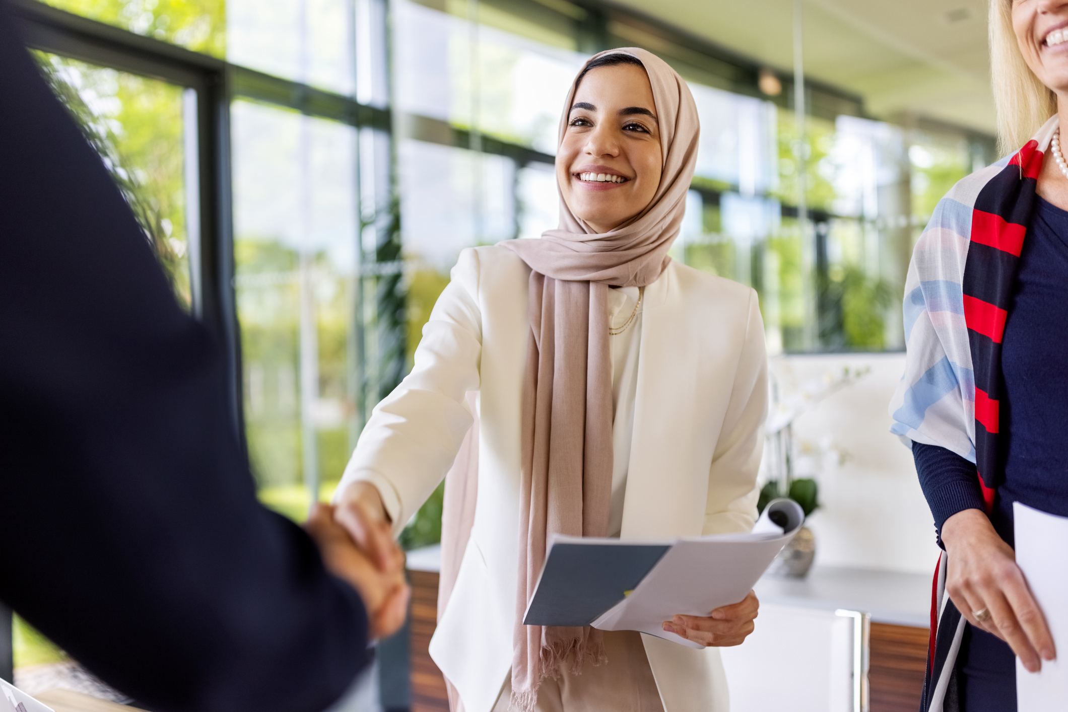 customer acquisition through a welcome handshake