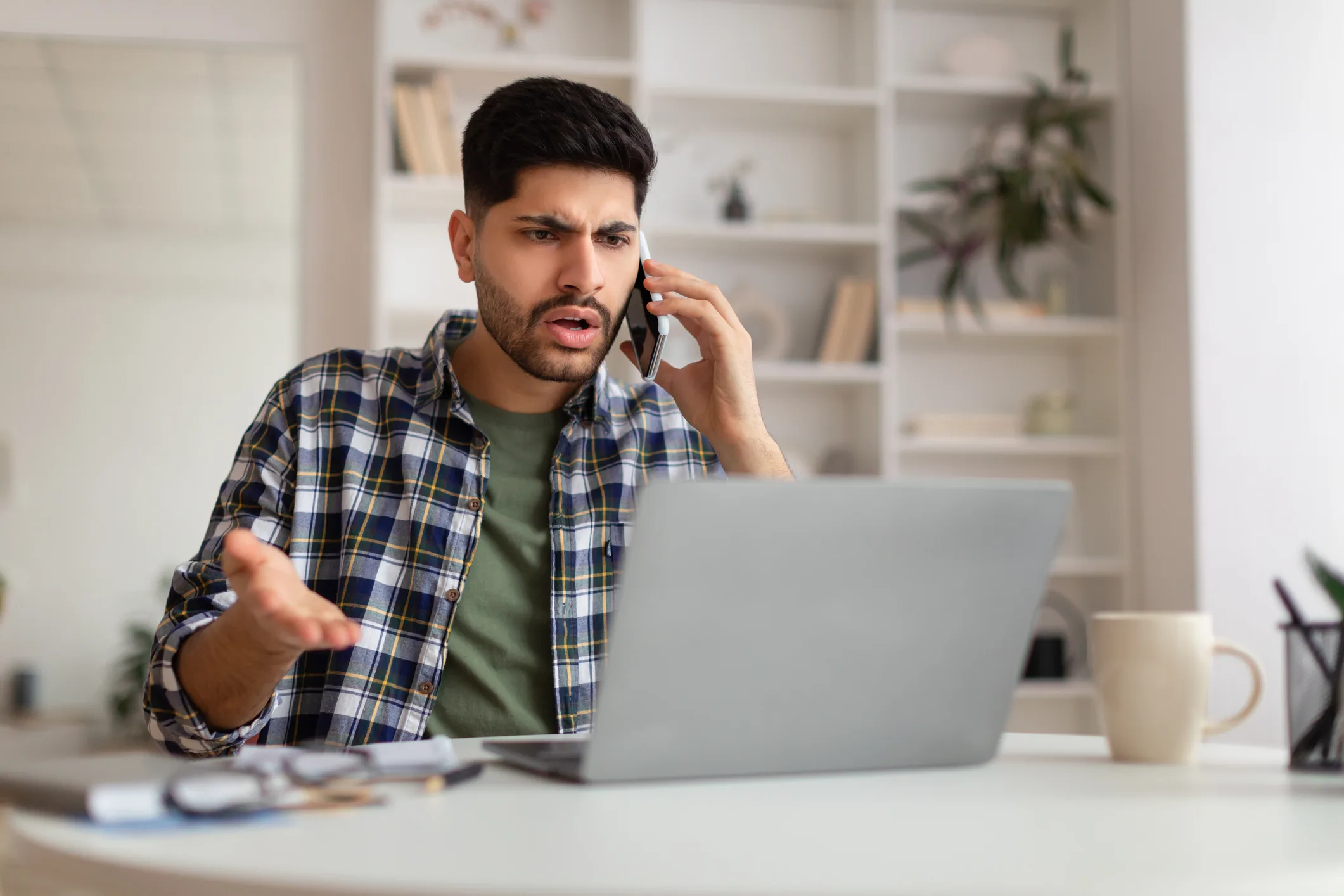 Dissatisfied customer on the phone to complain