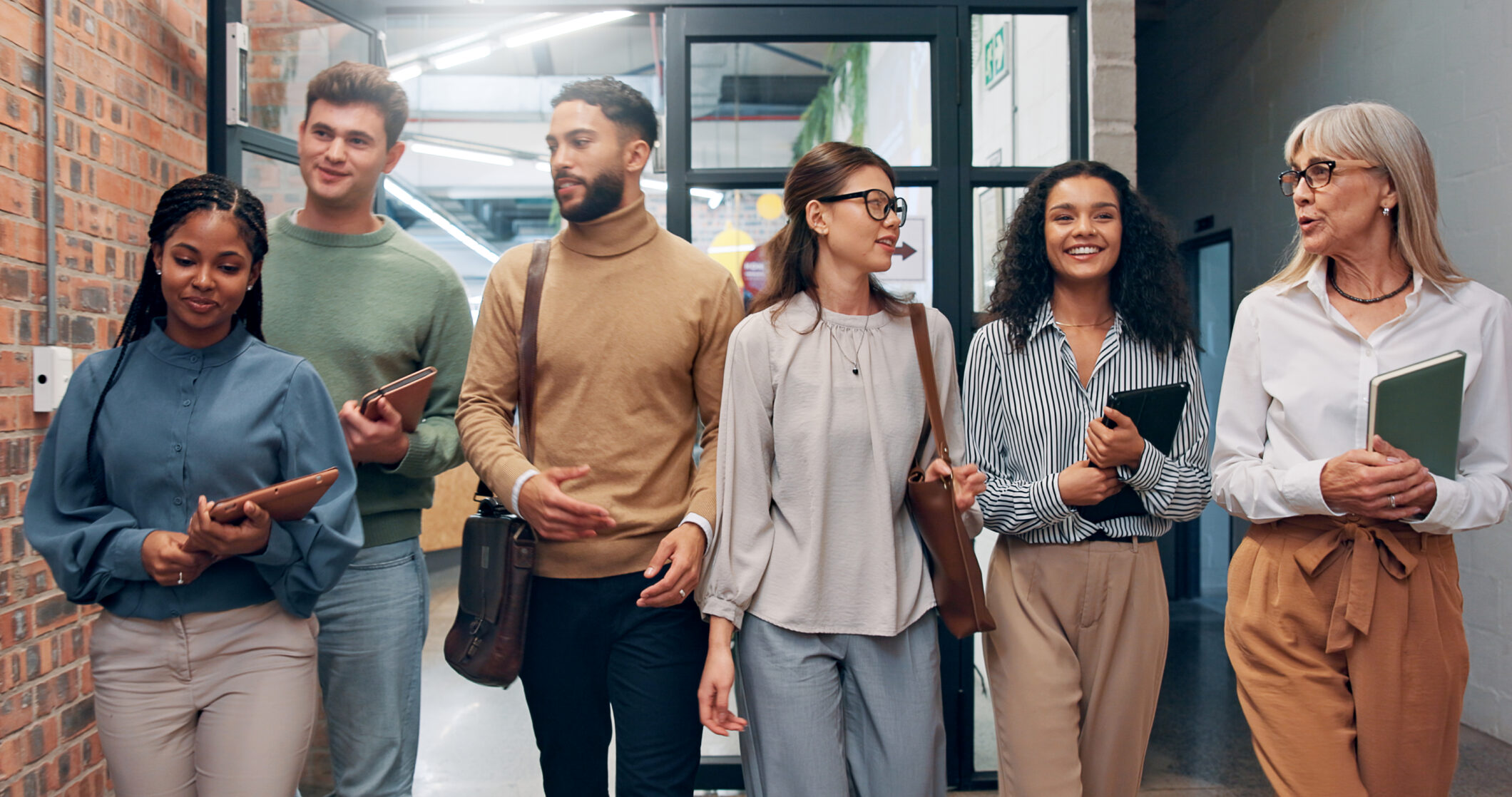 What is Employee Experience? Full Guide [2025]